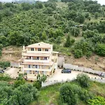 Nefeli's 4*