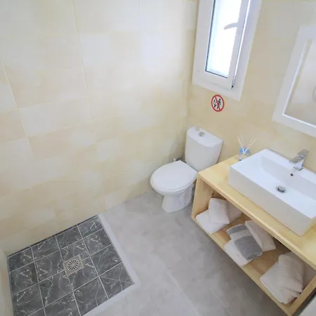 Nefeli's Aparthotel Himare