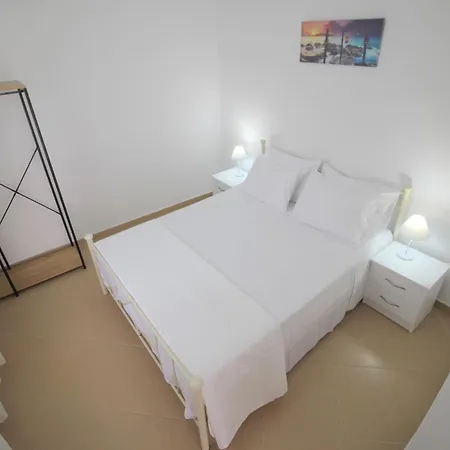 Nefeli's Aparthotel *