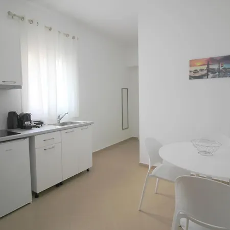 Aparthotel Nefeli's *