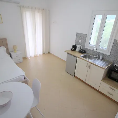 Nefeli's 3* Химара