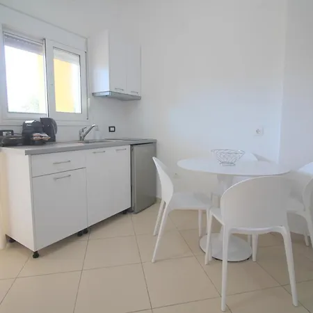 Nefeli's Himara
